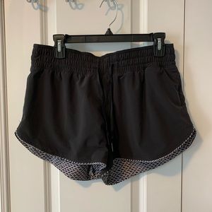 LULULEMON choose a side short *reversible